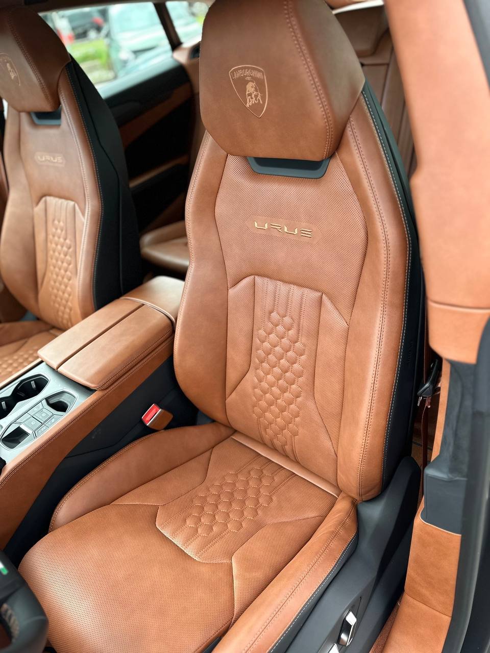 Lamborghini Urus S — photo 6